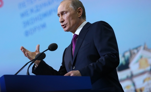 Владимир Путин: о том, как Россия выходит из кризиса Владимир Путин: о том, как Россия выходит из кризиса